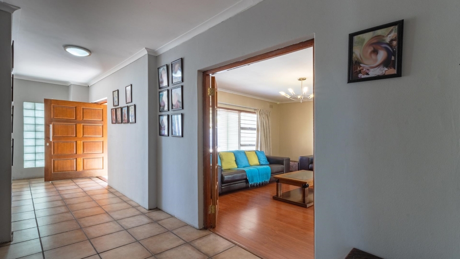 5 Bedroom Property for Sale in Northgate Western Cape